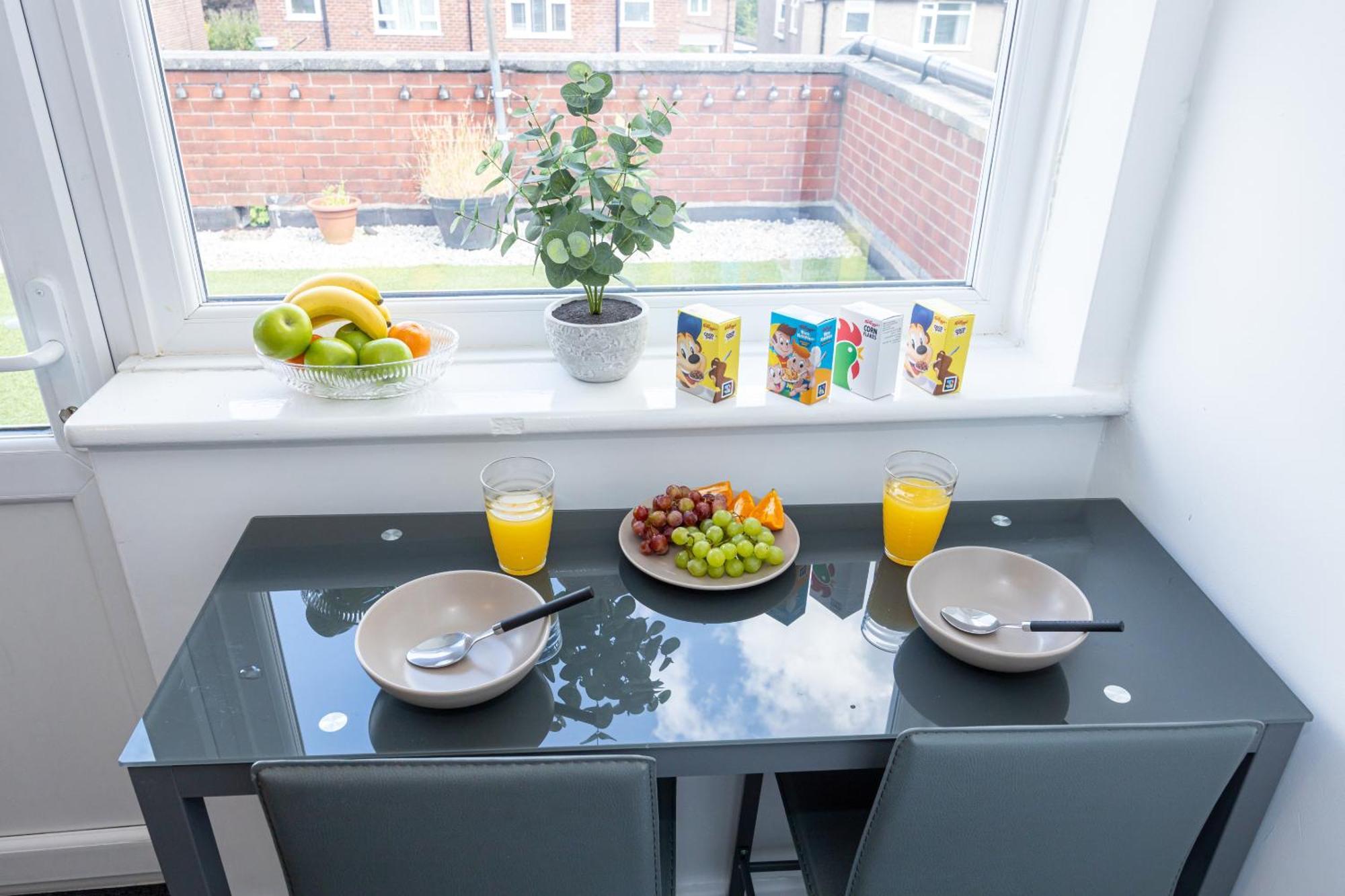 Manchester Airport Modernised - Free Parking Apartment