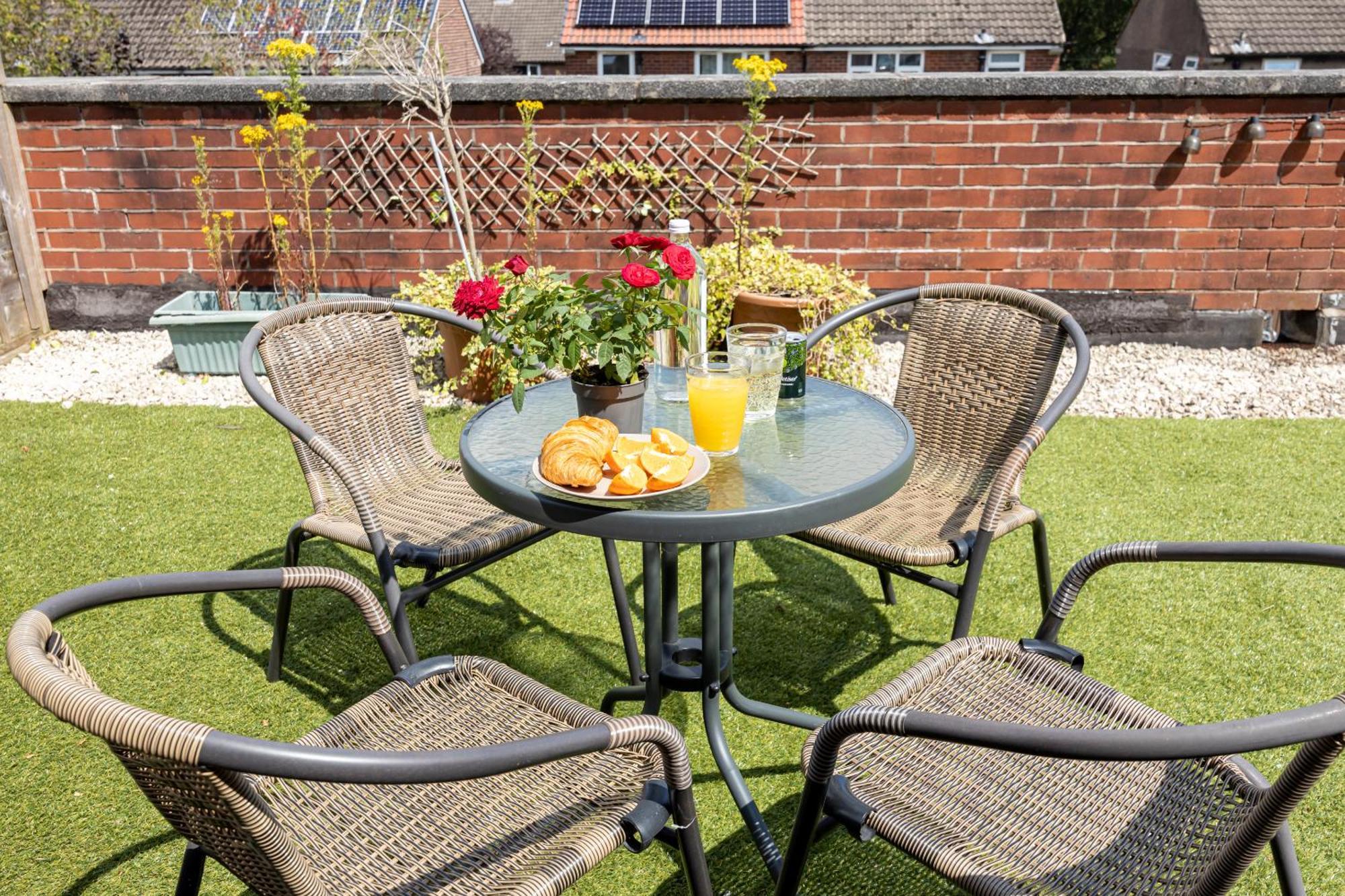 Manchester Airport Modernised - Free Parking * Cheadle Hulme