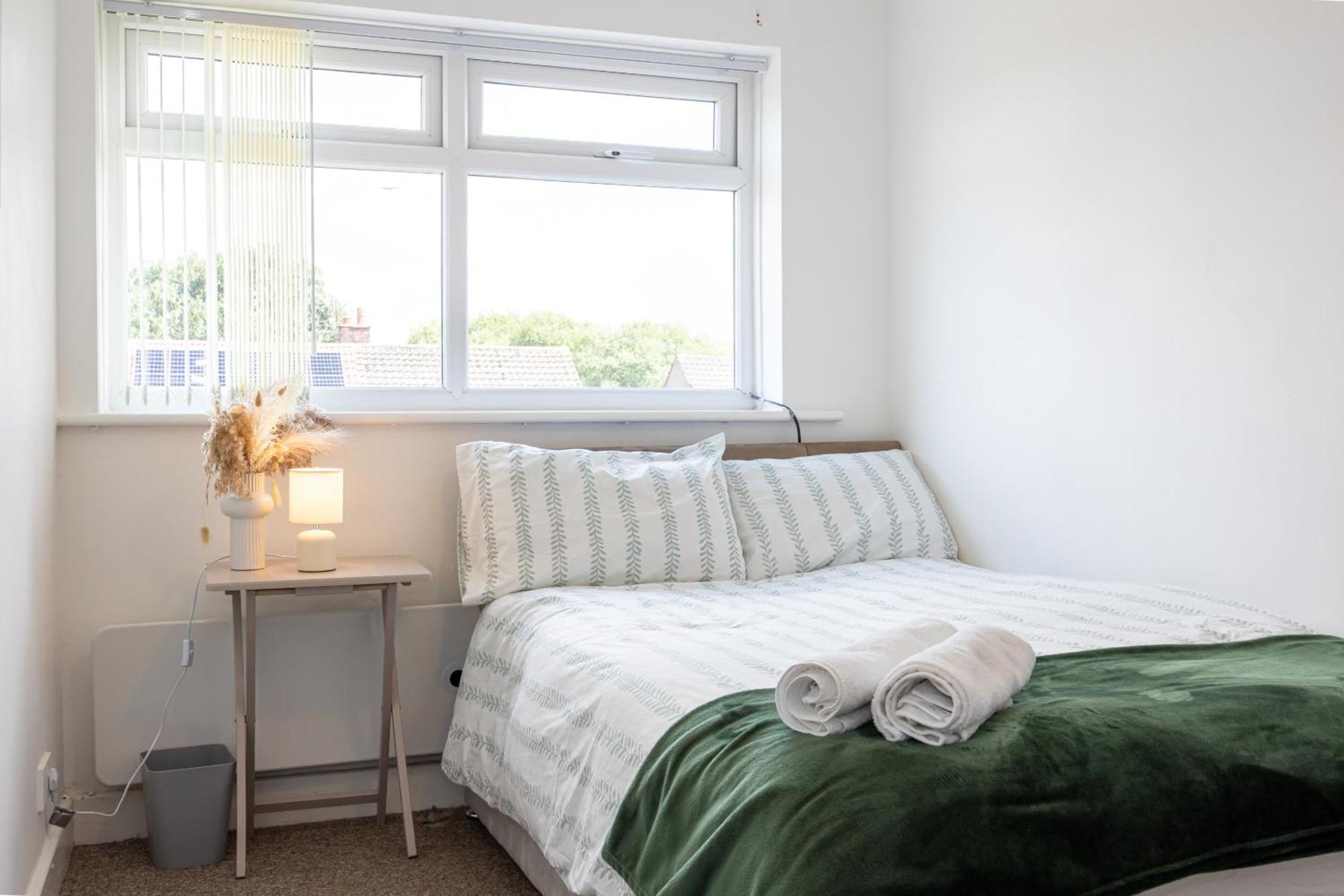 Manchester Airport Modernised - Free Parking Apartment Cheadle Hulme