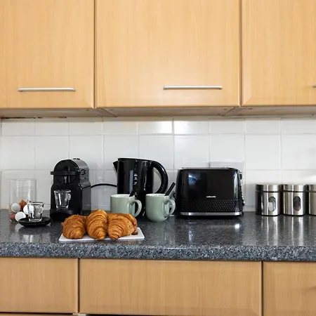 Manchester Airport Modernised Apartment - Free Parking Cheadle Hulme Exterior photo