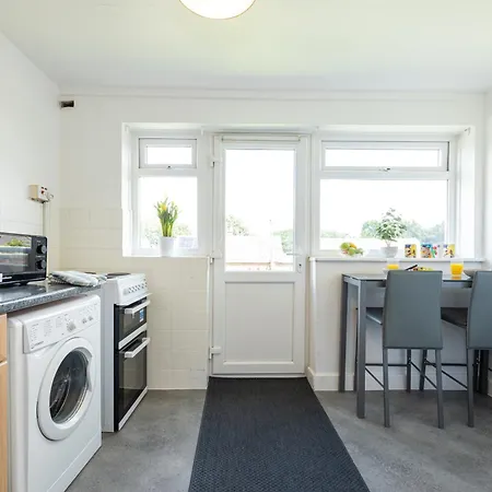Manchester Airport Modernised Apartment - Free Parking Cheadle Hulme Exterior photo